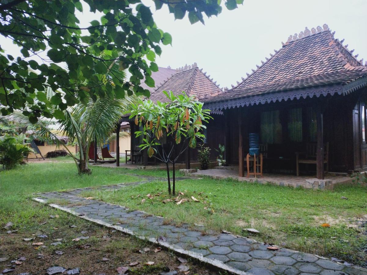 Omah Laut Bondo Jepara - By The Beach, Direct View Of The Sea, Great Base For Water Sports Margokerto Exterior foto