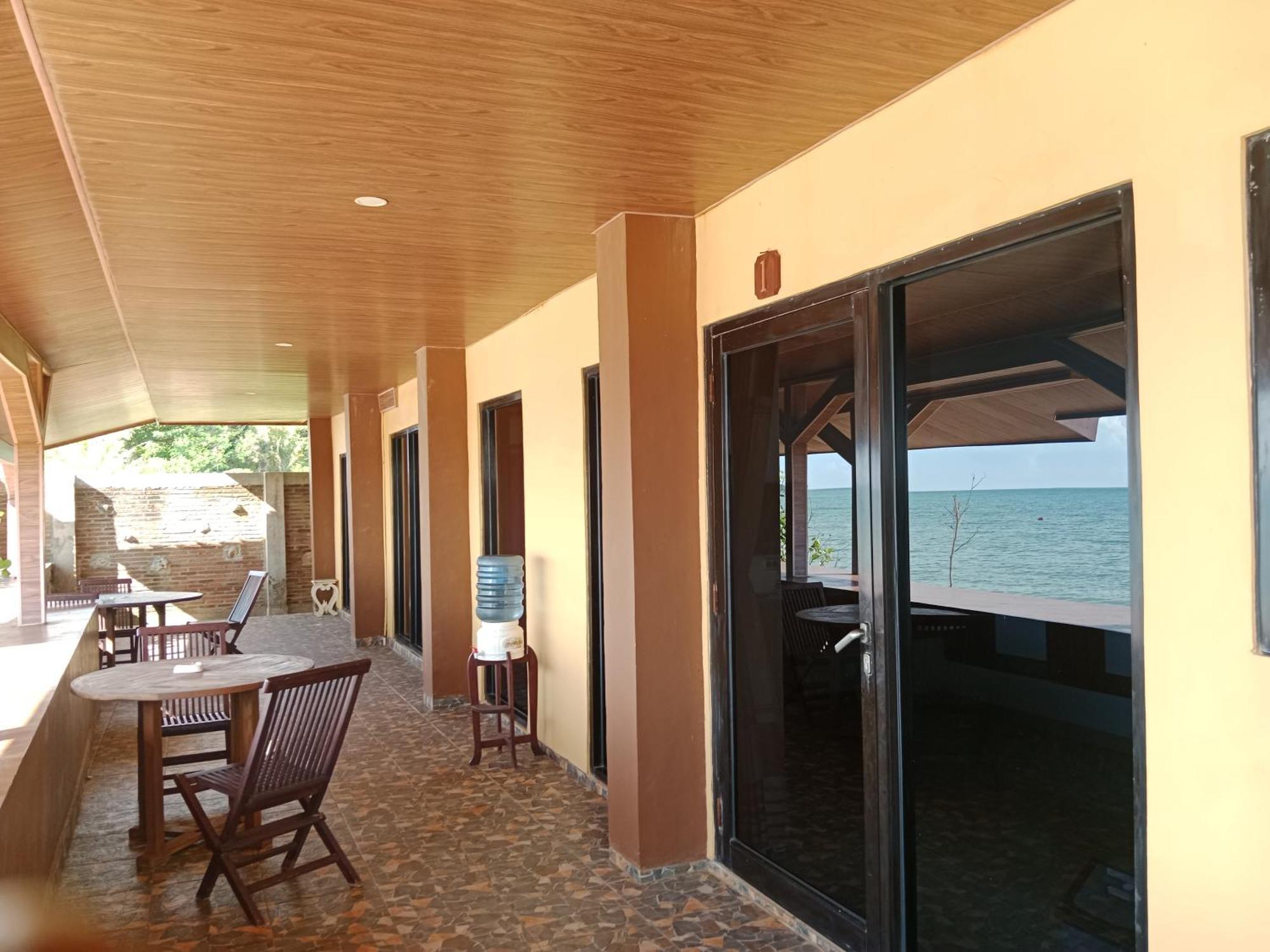 Omah Laut Bondo Jepara - By The Beach, Direct View Of The Sea, Great Base For Water Sports Margokerto Exterior foto